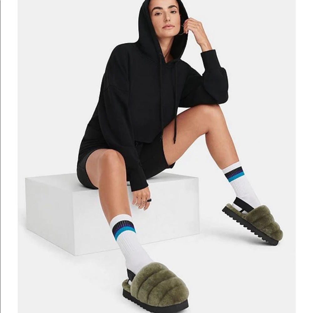 UGG Slippers 9 🫒